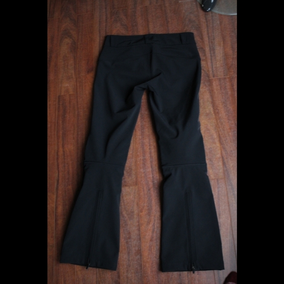 Perfect moment Aurora flare pant. Cute ski pants. - Picture 9 of 16